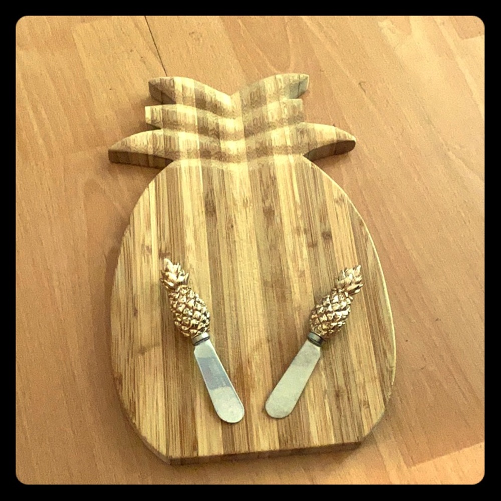 Pineapple  bamboo cutting board -